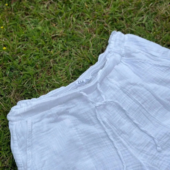 Gap White 100% Cotton Shorts -  S - Picture 4 of 4